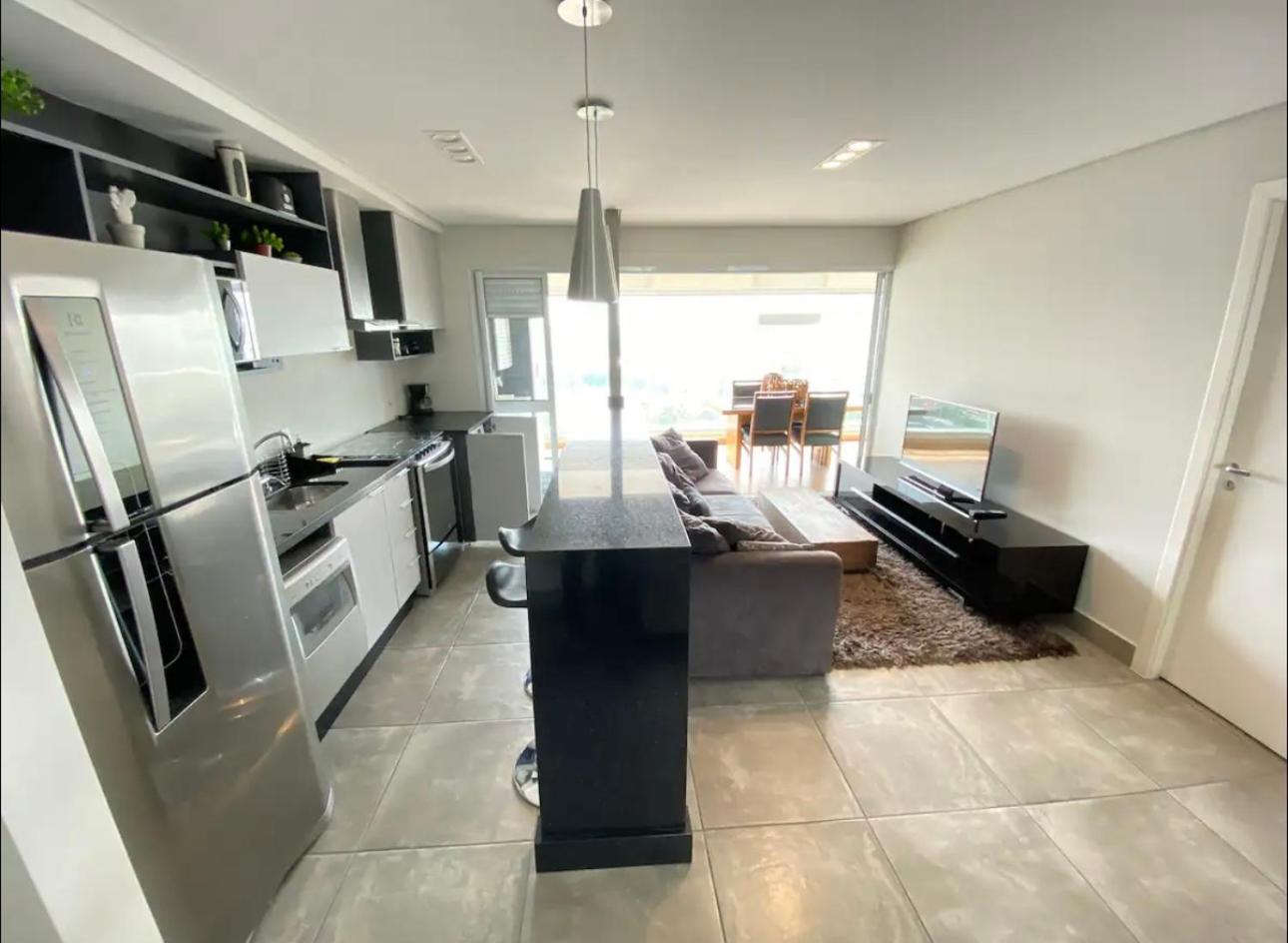 Confortavel, Ar Na Sala E Quarto, Garagem, 183 Apartamento